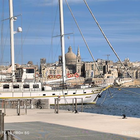 One Bedroom Tea Apartment Il-Gzira ภายนอก รูปภาพ