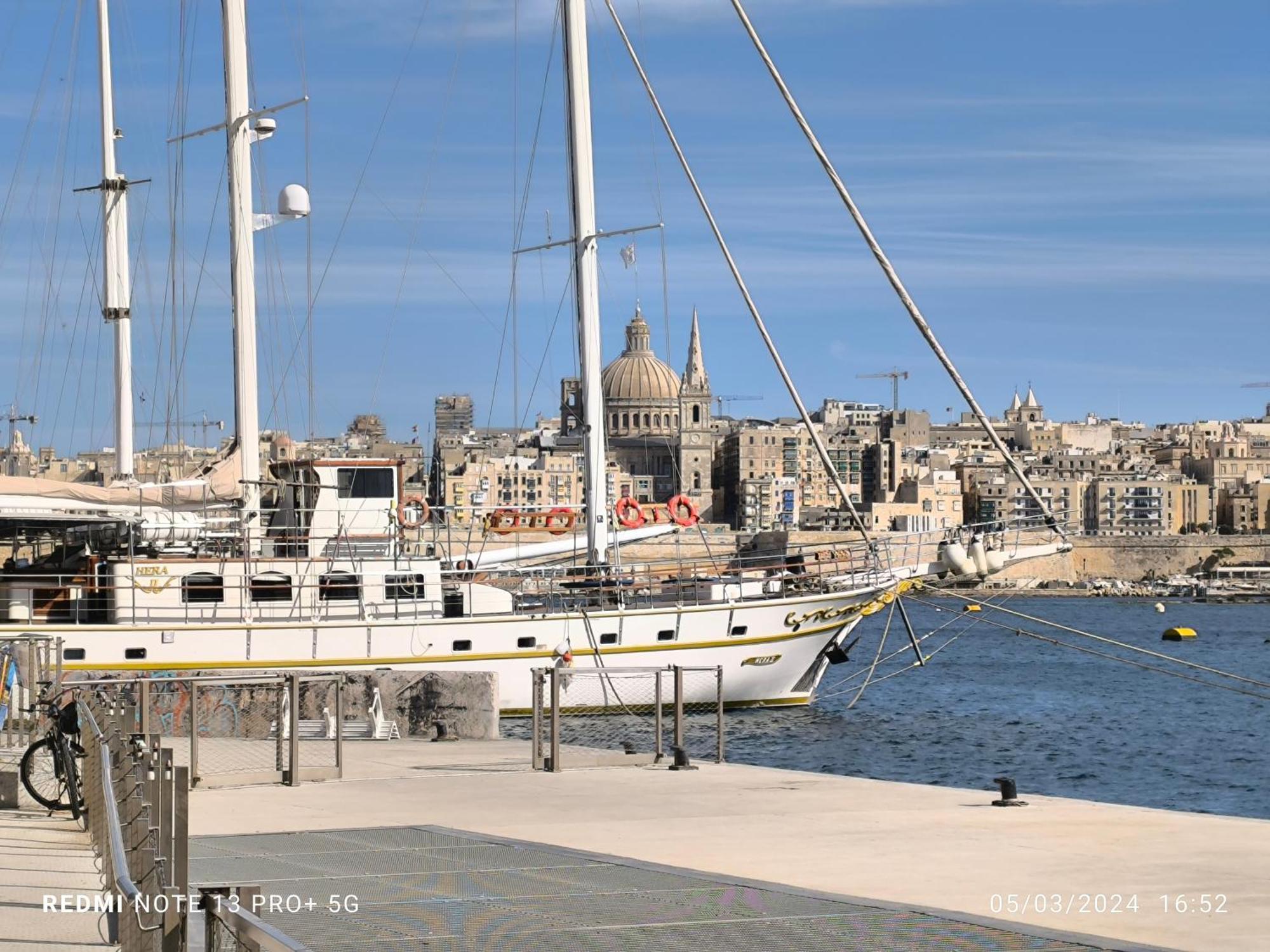 One Bedroom Tea Apartment Il-Gzira ภายนอก รูปภาพ