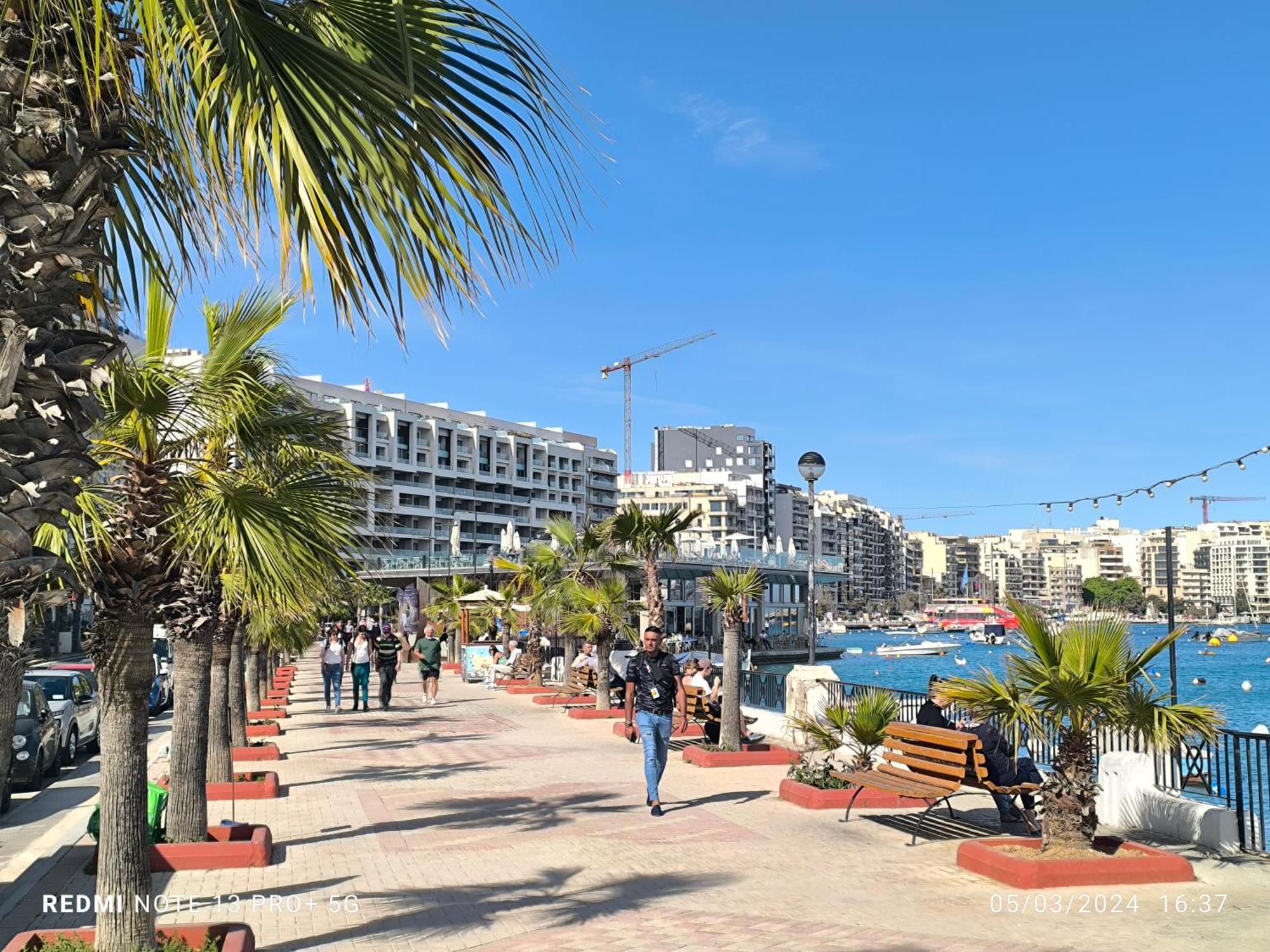 One Bedroom Tea Apartment Il-Gzira ภายนอก รูปภาพ