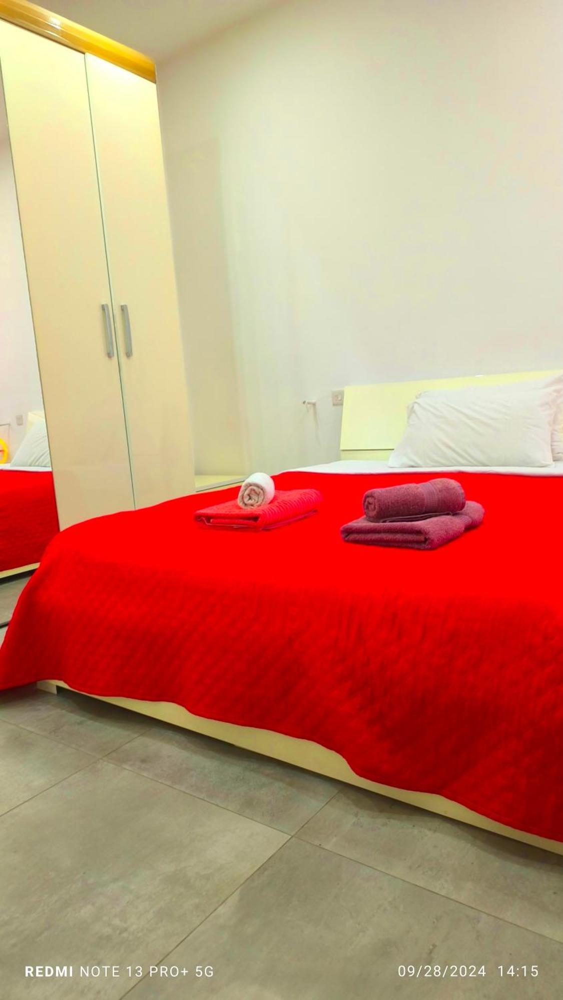 One Bedroom Tea Apartment Il-Gzira ภายนอก รูปภาพ