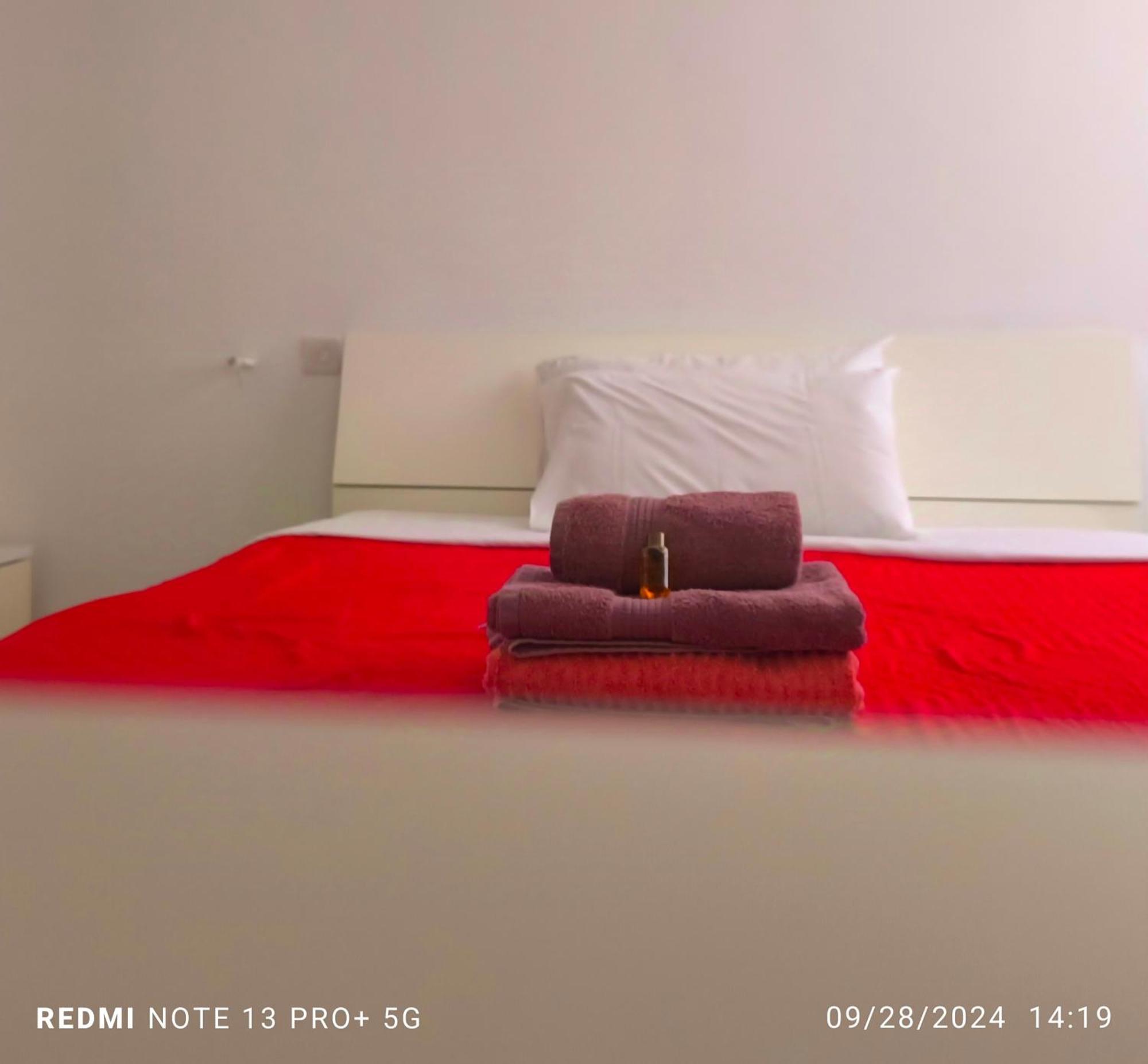 One Bedroom Tea Apartment Il-Gzira ภายนอก รูปภาพ