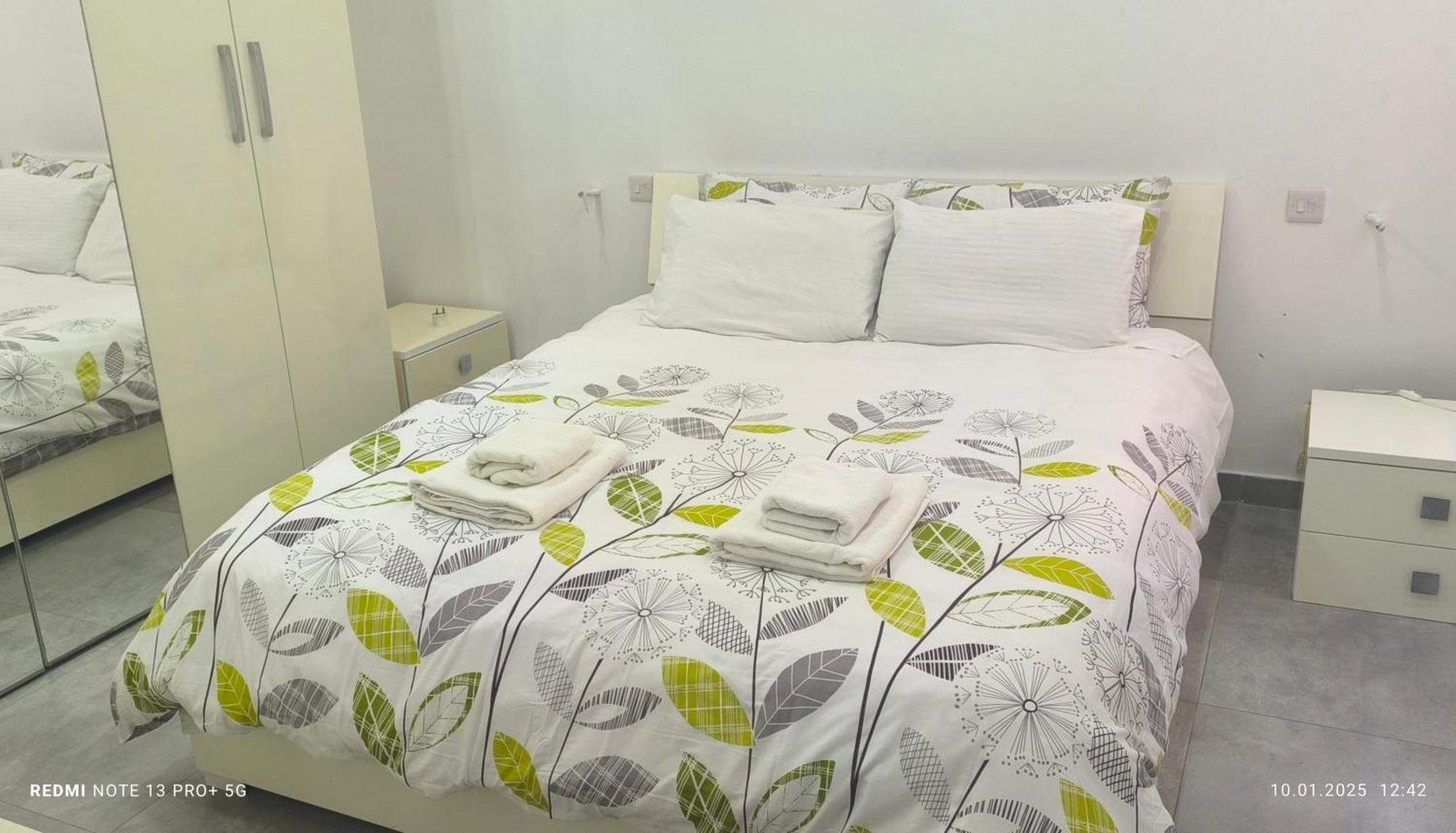 One Bedroom Tea Apartment Il-Gzira ภายนอก รูปภาพ