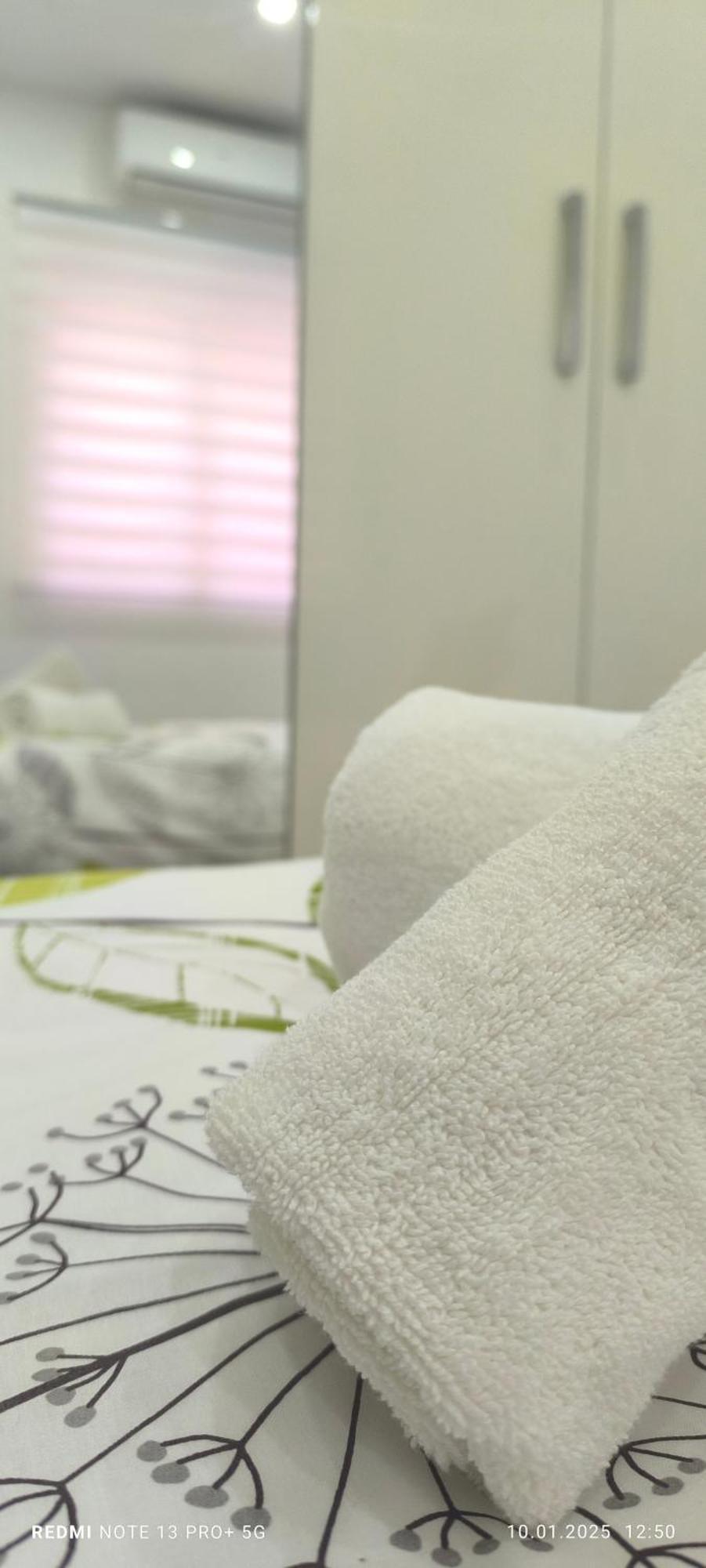 One Bedroom Tea Apartment Il-Gzira ภายนอก รูปภาพ