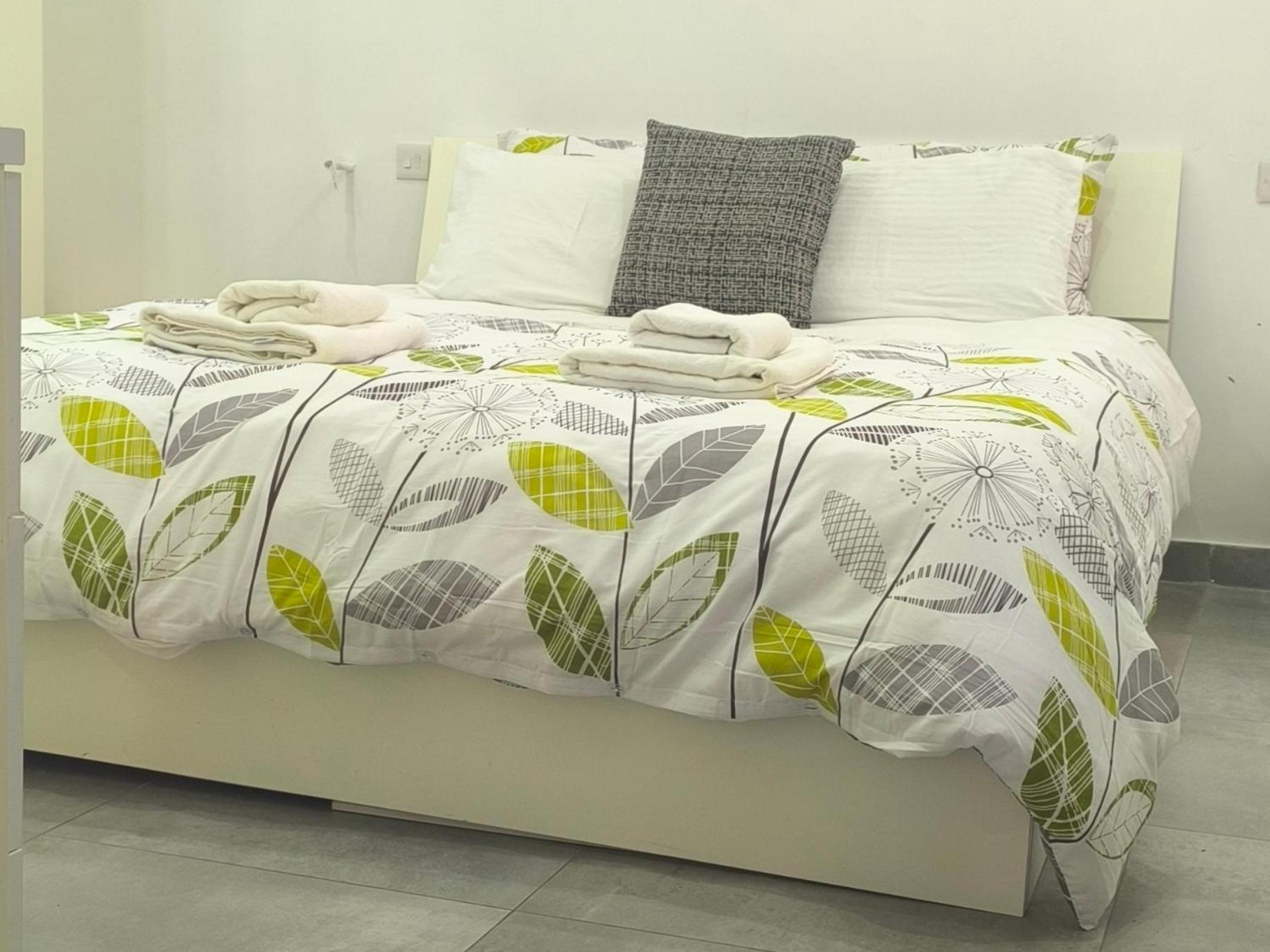 One Bedroom Tea Apartment Il-Gzira ภายนอก รูปภาพ